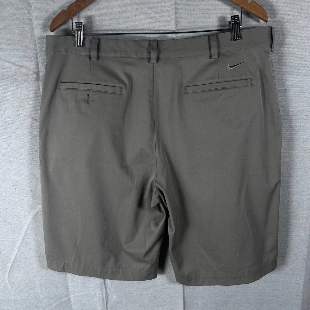 Nike‎ Golf Mens Fit Dry Shorts Tan Khaki Size 36 Flat Front Performance Golfing